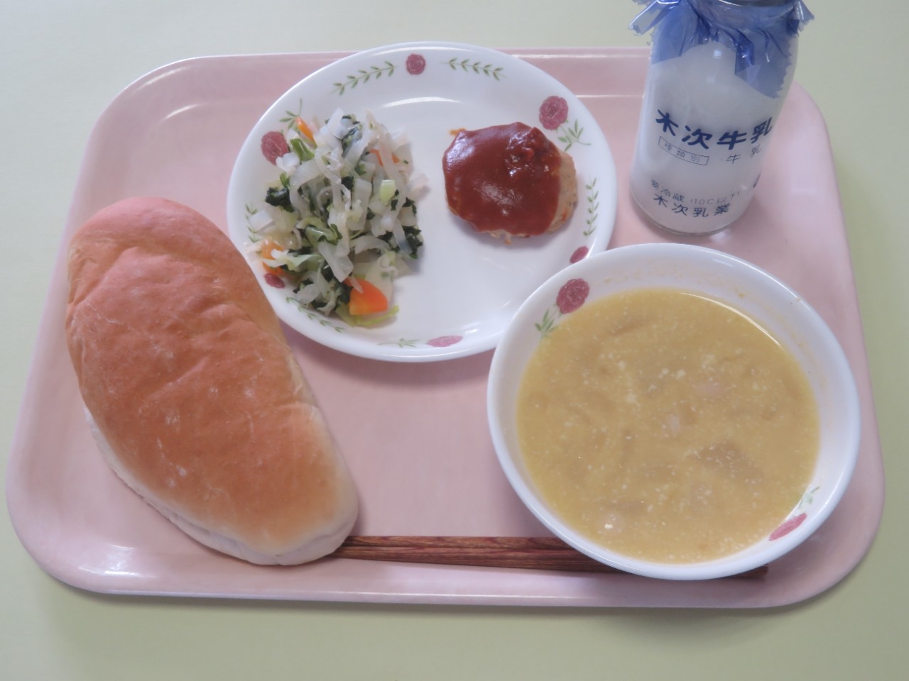 今日の給食の写真