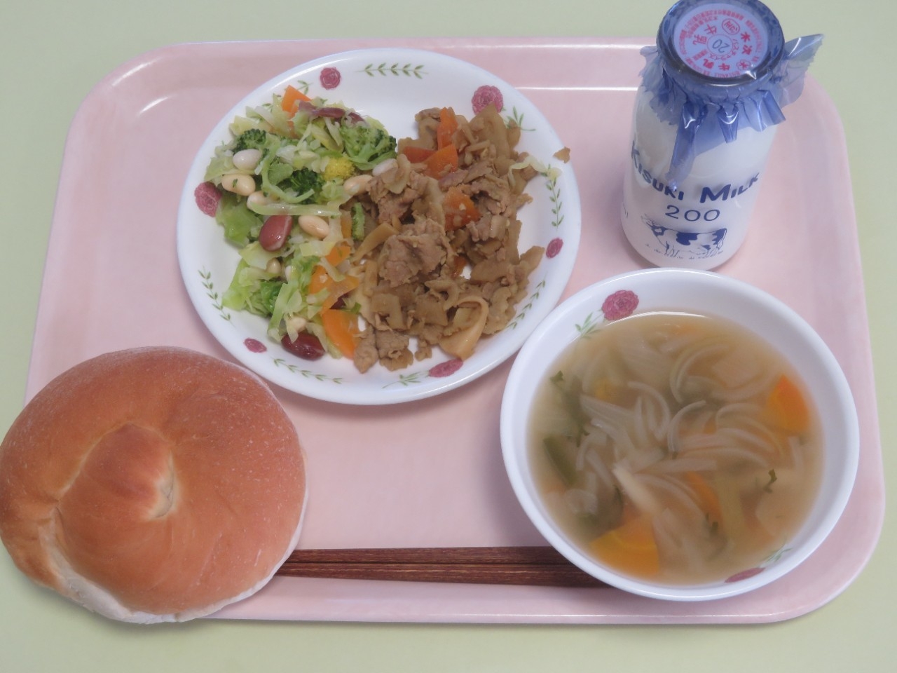 今日の給食の写真