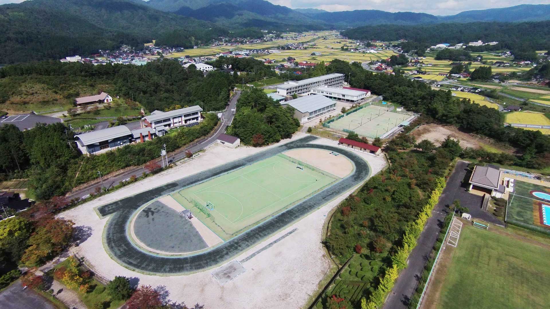 横田中学校　航空写真
